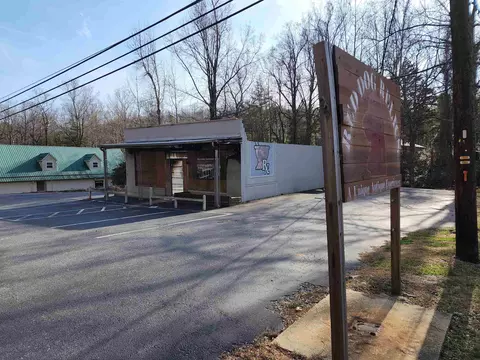 620 S Trade St, Tryon, NC 28782 photo 3