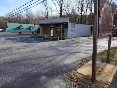 620 S Trade St, Tryon, NC 28782 photo 1