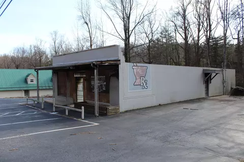 620 S Trade St, Tryon, NC 28782 photo 8