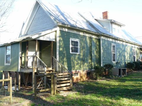 101 E Pine St, Blacksburg, SC 29702 photo 3