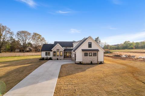 129 Harkness Ln, Campobello, SC 29322