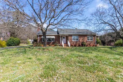 1007 E Blackstock Rd, Moore, SC 29369