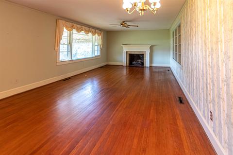 1007 E Blackstock Rd, Moore, SC 29369 photo 3