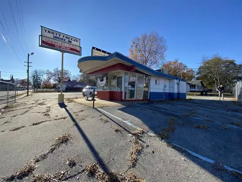 923 N Limestone St, Gaffney, SC 29340
