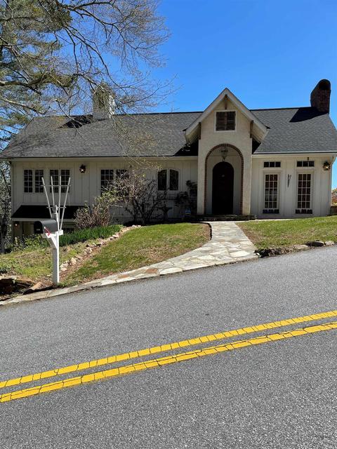 2498 W Lakeshore Dr, Landrum, SC 29356
