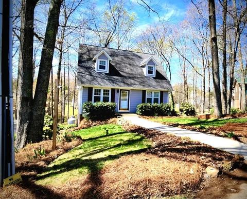 121 Hazel Dr, Boiling Springs, SC 29316