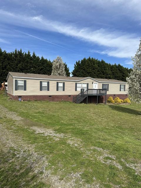 909 Dempsey Ct, Inman, SC 29349
