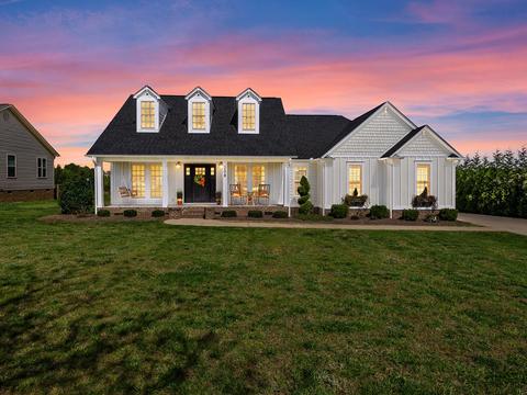 208 Lamp Post Rd, Inman, SC 29349