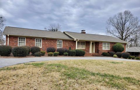 111 St James, Spartanburg, SC 29301