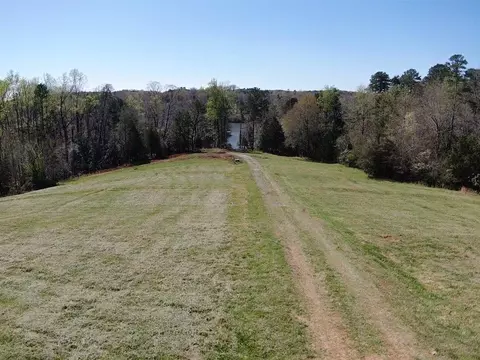 906 Pleasant Cove Dr, Chesnee, SC 29323