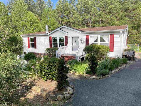 280 Stones Throw Dr, Landrum, SC 29356