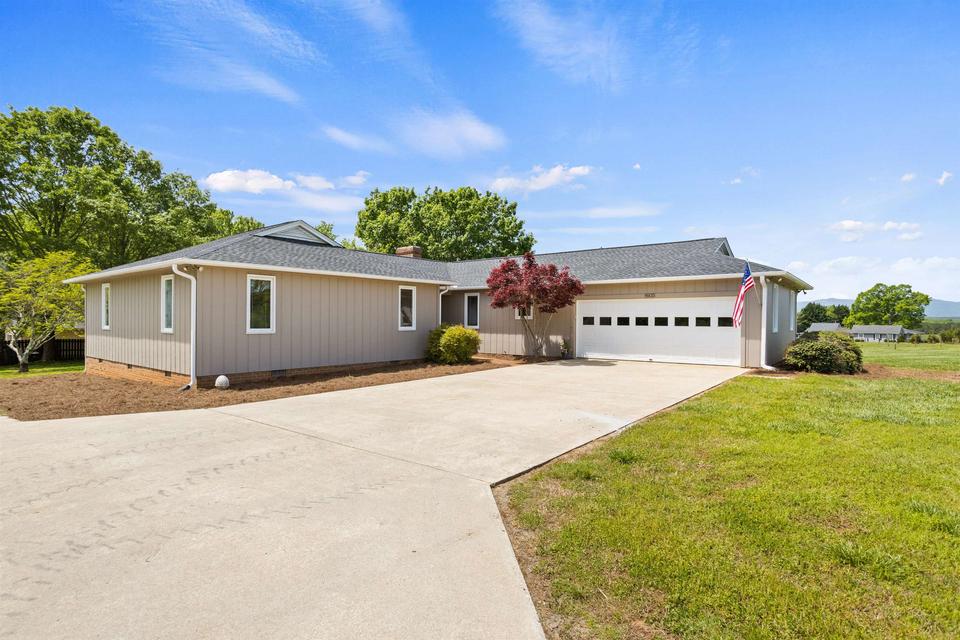  8935 New Cut Rd, Campobello, SC 29322 photo 1