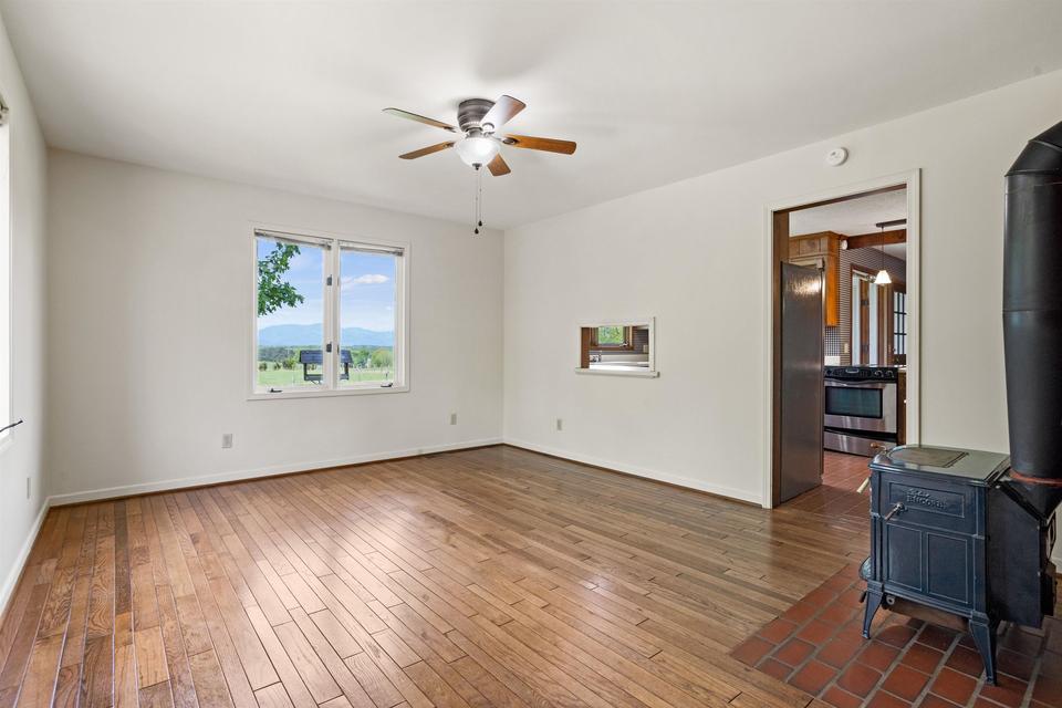  8935 New Cut Rd, Campobello, SC 29322 photo 7