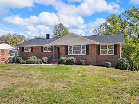 187 Stribling Cir, Spartanburg, SC 29301