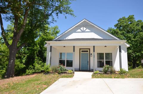 12 Henderson St, Inman, SC 29349