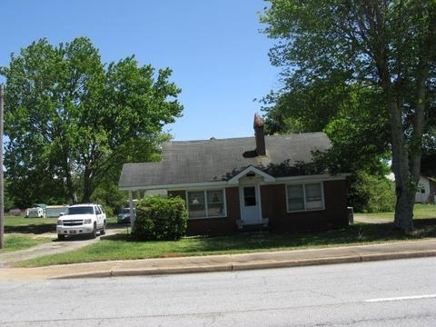 2082 Chesnee Hwy, Spartanburg, SC 29303