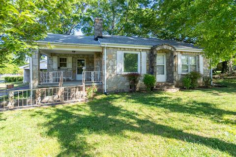 211 Old Furnace Rd, Boiling Springs, SC 29316