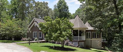 300 Caroldean Drive Dr, Travelers Rest, SC 29690