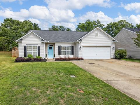 422 N Musgrove Ln, Duncan, SC 29334