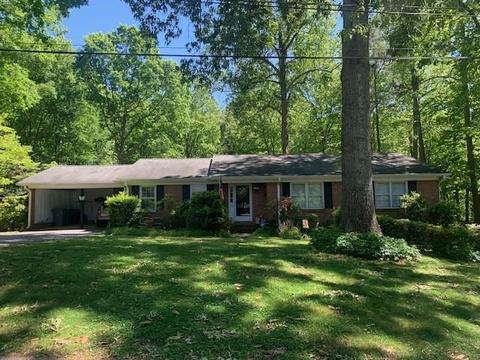 415 Springwood Dr, Spartanburg, SC 29302