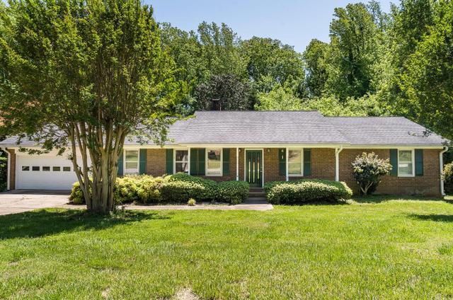 828 Thackston Dr, Spartanburg, SC 29307
