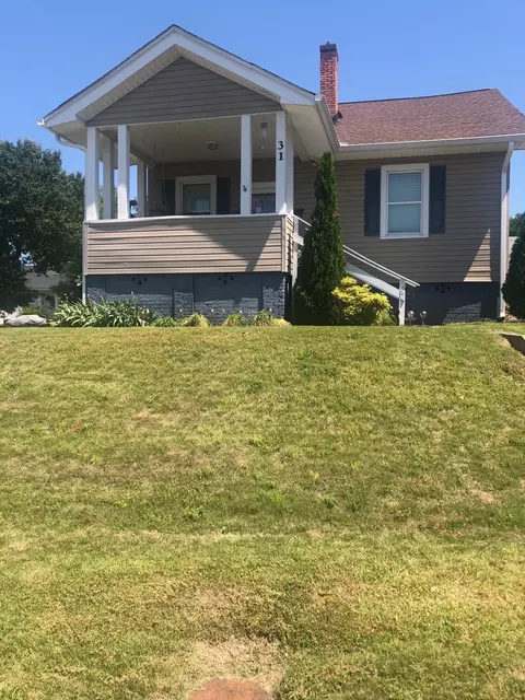 31 Crescent St, Lyman, SC 29365