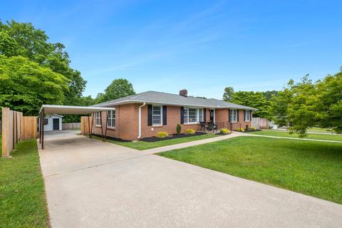506 Tolar Rd, Travelers Rest, SC 29690