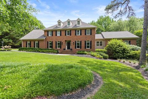 207 Muirfield Dr, Spartanburg, SC 29306