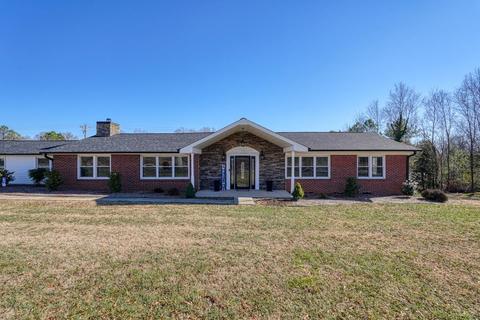 1307 Leadmine Rd, Gaffney, SC 29340