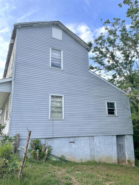 213 Gin Cir, Buffalo, SC 29321 photo 4