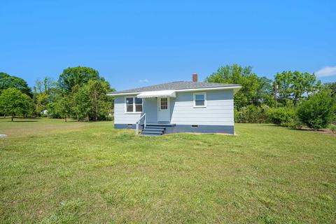 143 Beach Ct, Boiling Springs, SC 29316