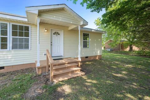 147 Beach Ct, Boiling Springs, SC 29316