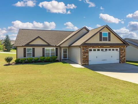303 Gleaner Dr, Inman, SC 29349