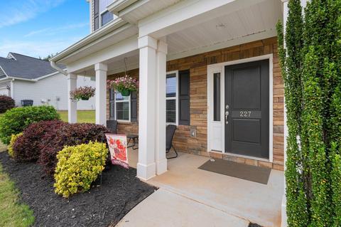 227 E Pyrenees Dr, Lyman, SC 29365 photo 4