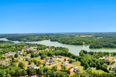 430 Harbour View Dr, Chesnee, SC 29323