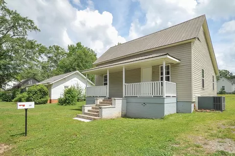 237 Buncombe St, Woodruff, SC 29388