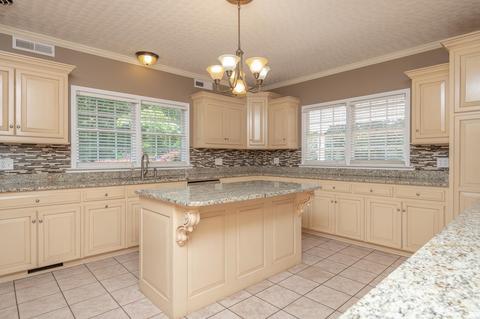 204 Lipscomb St, Gaffney, SC 29340 photo 6