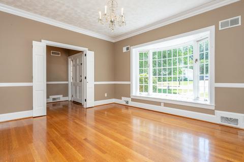 204 Lipscomb St, Gaffney, SC 29340 photo 5