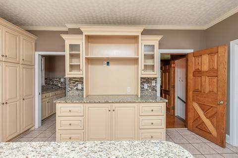204 Lipscomb St, Gaffney, SC 29340 photo 8