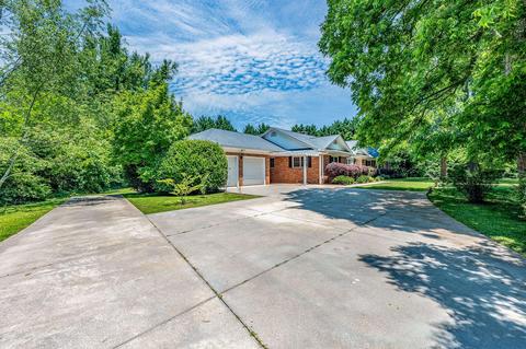 204 Lipscomb St, Gaffney, SC 29340 photo 2