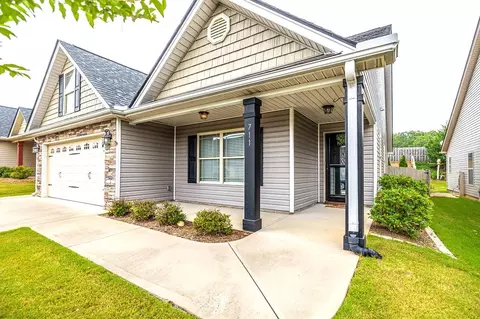 711 Grays Harbor Ct, Boiling Springs, SC 29316