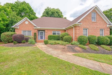 110 N Bennington Dr, Spartanburg, SC 29307