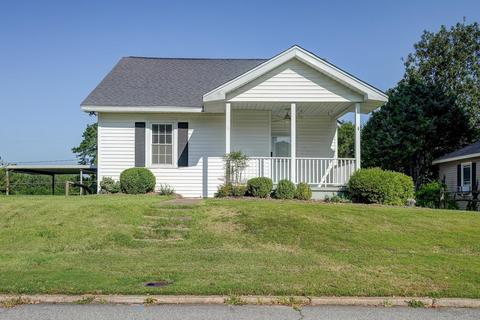 23 Lawrence St, Lyman, SC 29365
