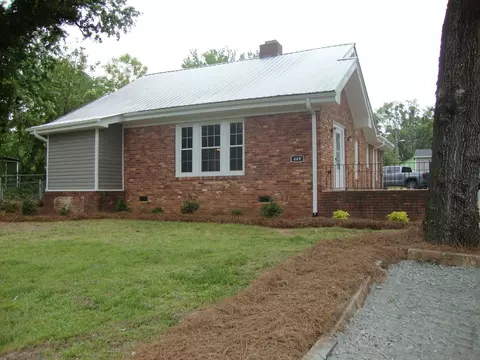 469 Longview Dr, Spartanburg, SC 29303