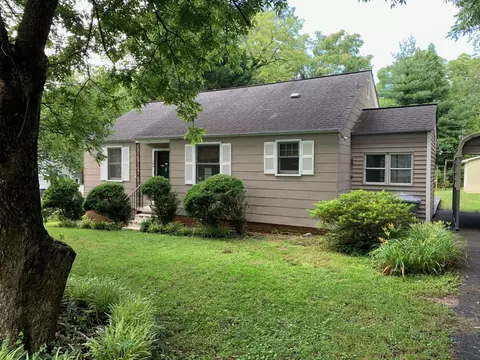 104 Kreswell Cir, Spartanburg, SC 29302
