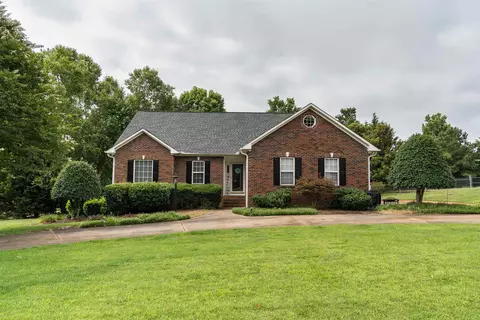 328 Trantham Ct, Inman, SC 29349