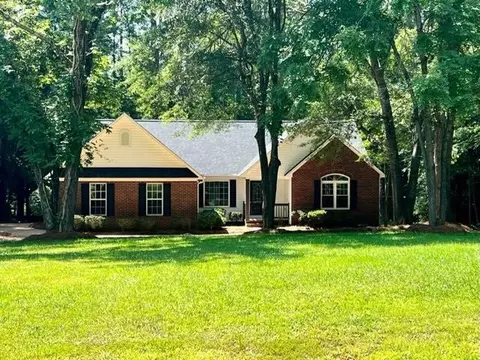 811 Old Cedar Cir, York, SC 29745