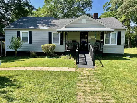 150 Gosnell Rd, Wellford, SC 29385