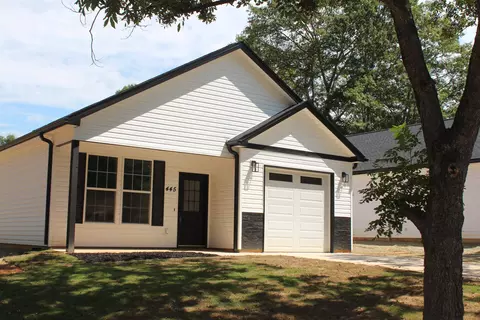 445 Liberty St, Woodruff, SC 29388