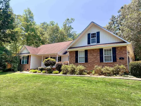 21 Lennox Rd, Landrum, SC 29356